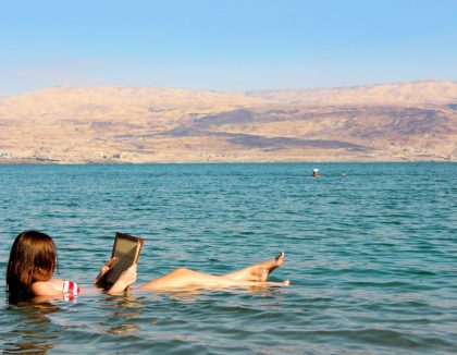 Schwimmen im Toten Meer