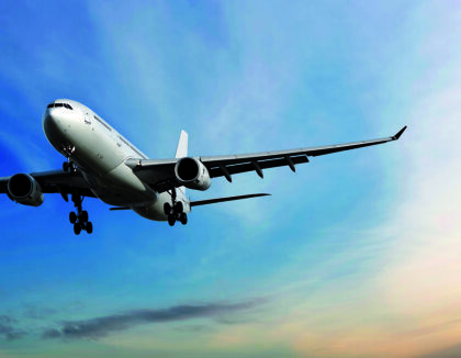 shutterstock_3047729_Flugzeug_low