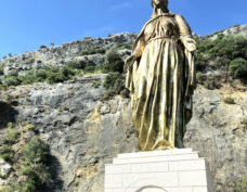 Statue Saint Mary