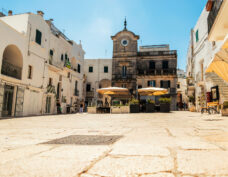 Piazza Vittorio Emanuele, Cisternino