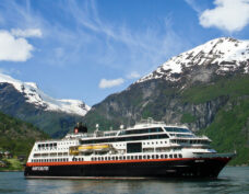 Ihr Hurtigruten Schiff