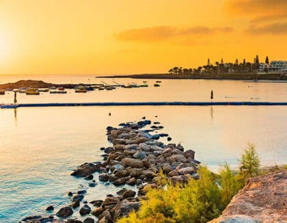 AdobeStock_286178440_Strand_Sonnenaufgang_low